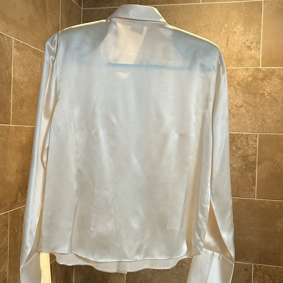 Ivory 100% Silk Ruffled Blouse 💕 - Picture 2 of 6
